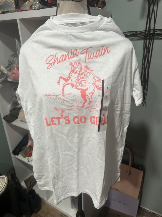 Shania Twain Tops - Shania Twain Lets Go Girls Tee XL